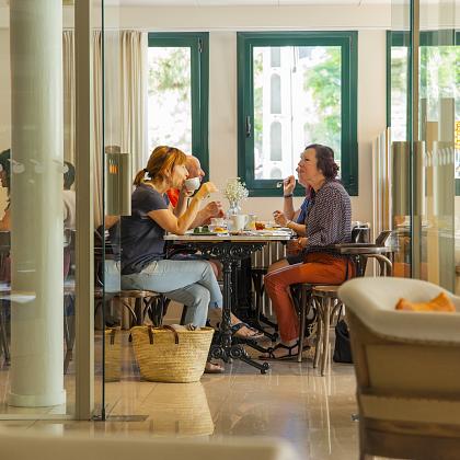 Desayuno bufé en el Hotel Tarongeta